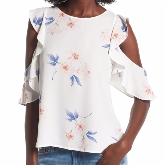 {Lush} Ruffle Cold Shoulder Top - Picture 2 of 15
